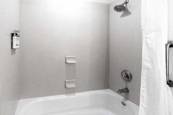 Holiday Inn Express Hotel & Suites Salina Main image