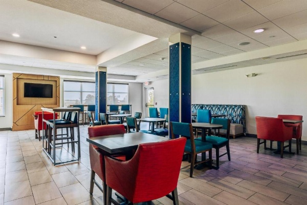 Holiday Inn Express Hotel & Suites Salina image 25