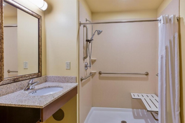 Holiday Inn Express Hotel & Suites Salina image 26