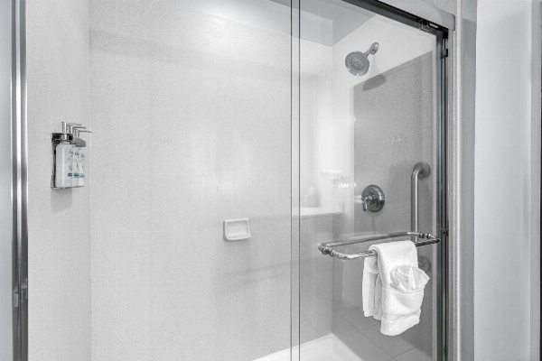 Holiday Inn Express Hotel & Suites Salina image 4