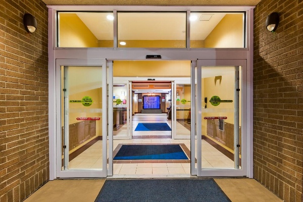 Holiday Inn Express Hotel & Suites Salina image 7